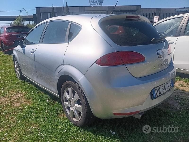 Usata Seat Leon Reference 105 CV (77 kW) 2009 Grigio Utilitaria