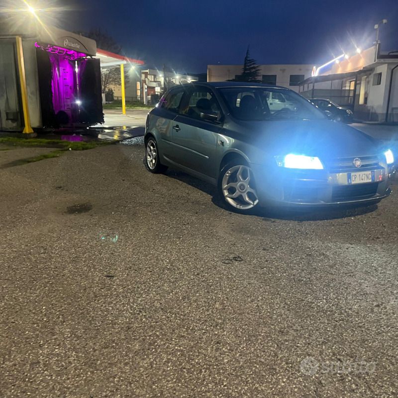 Usata Fiat Stilo 140 CV (102 kW) 2004 Grigio
