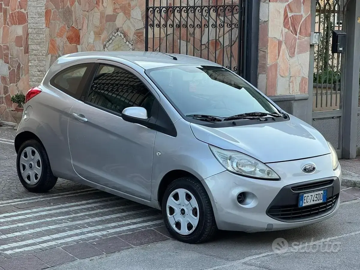 Usata Ford Ka Titanium 75 CV (55 kW) 2010 Grigio Utilitaria