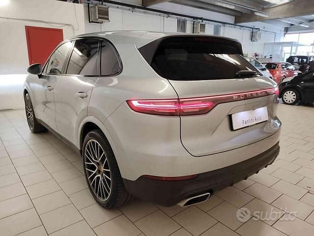 Usata Porsche Cayenne 2020 Grigio SUV