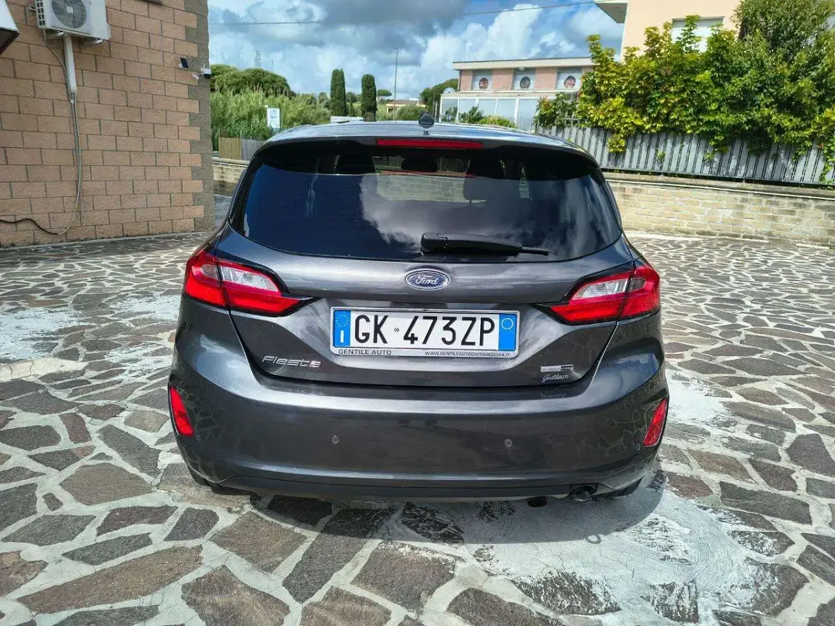Usata Ford Fiesta Titanium 125 CV (91 kW) 2022 Grigio scuro Utilitaria