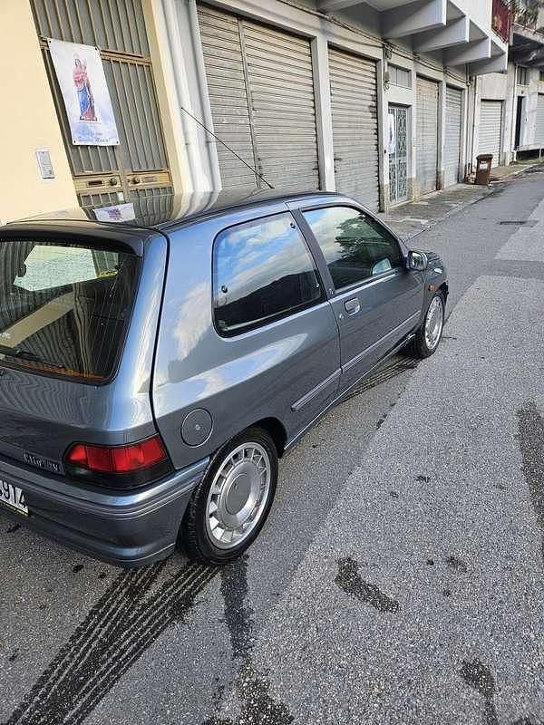 Usata Renault Clio 137 CV (100 kW) 1992 Berlina