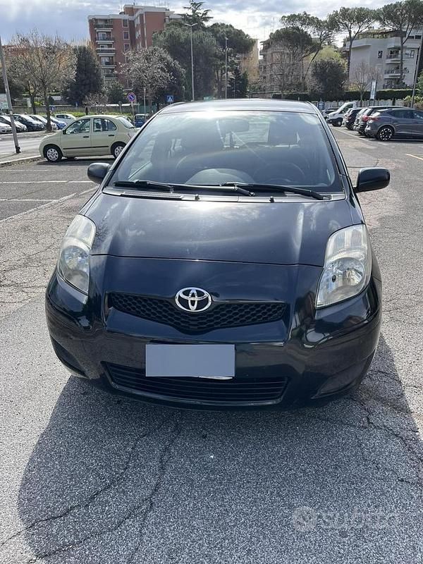 Usata Toyota Yaris 2010 Nero Utilitaria
