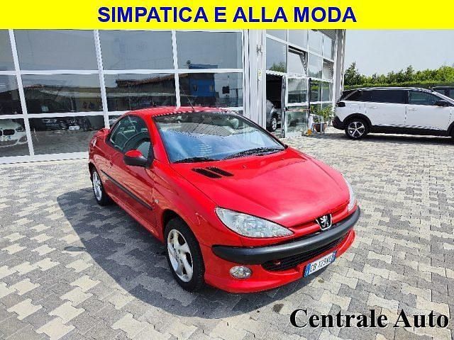 Usata Peugeot 206 CC 109 CV (80 kW) 2002 Rosso pastello Cabrio