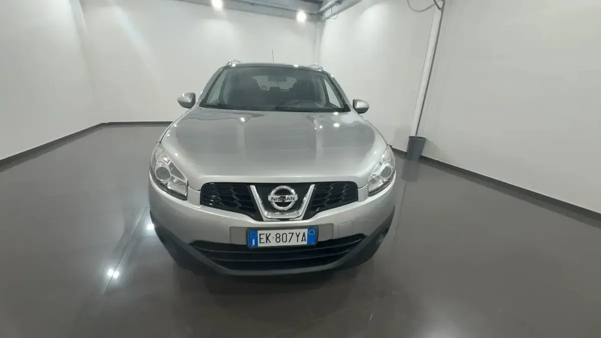 Usata Nissan Qashqai +2 N-Connecta 110 CV (80 kW) 2011 Grigio argento SUV
