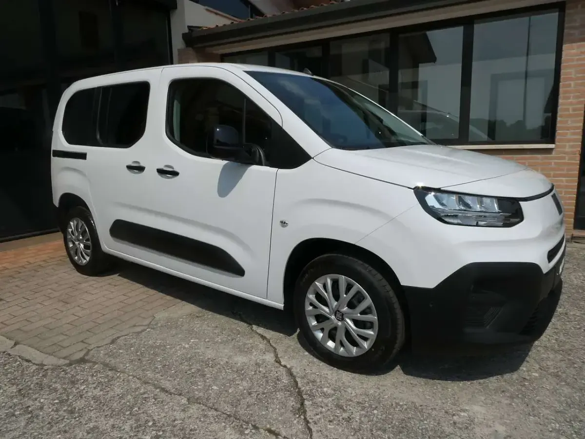 Nuova Fiat Doblò 102 CV (75 kW) 2026 Bianco gelato Monovolume