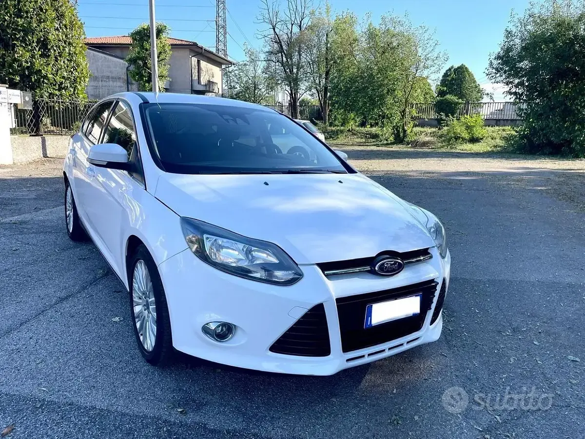Usata Ford Focus Titanium 150 CV (110 kW) 2011 Bianco Berlina
