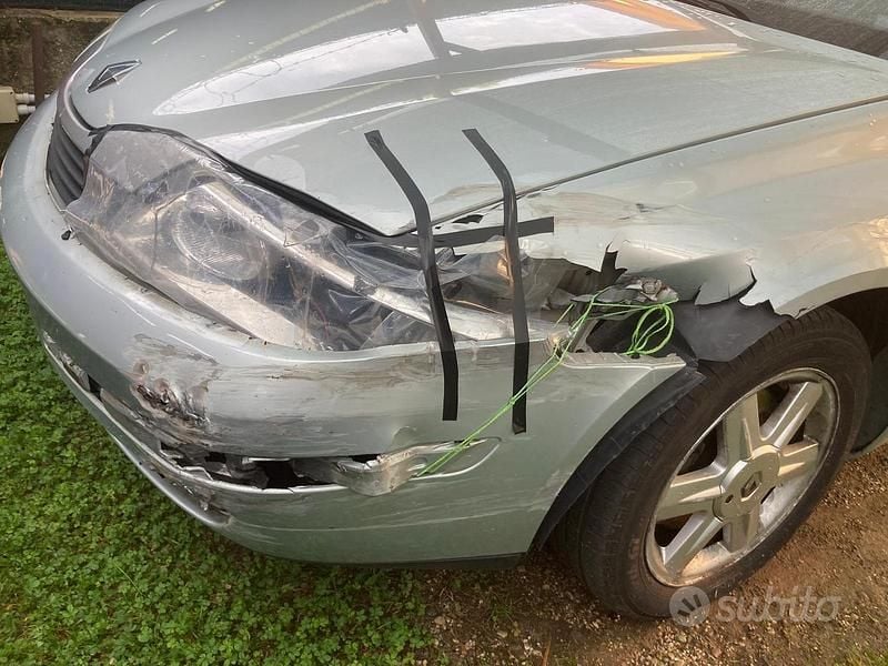 Usata Renault Laguna II 120 CV (88 kW) 2004 Grigio Station wagon