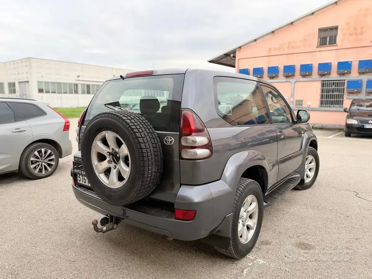 Gebraucht Toyota Land Cruiser Executive 173 PS (127 kW) 2007 Grau SUV