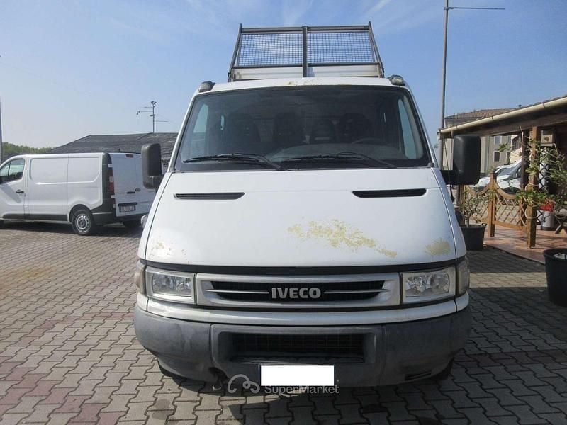 Usata Iveco 35.12 116 CV (85 kW) 2006 Bianco Furgone