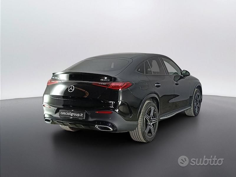 Begagnad Mercedes GLC300 AMG Line Premium 197 HK (144 kW) 2023 Svart Sportkupé