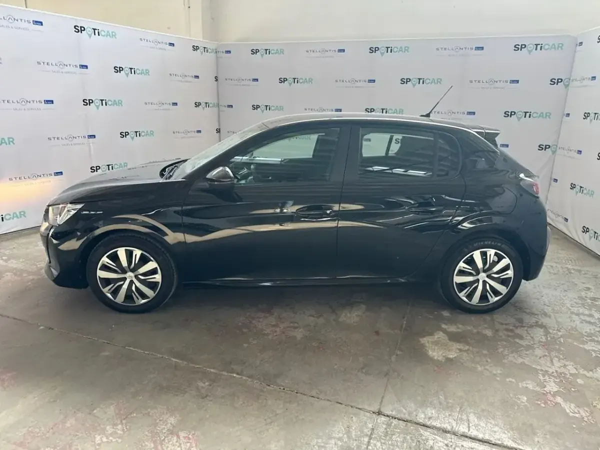 Usata Peugeot 208 Active 75 CV (55 kW) 2023 Nero Utilitaria