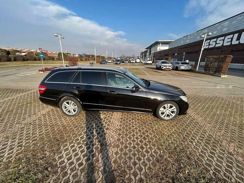 Usata Mercedes E200 Avantgarde 136 CV (100 kW) 2013 Nero Station wagon