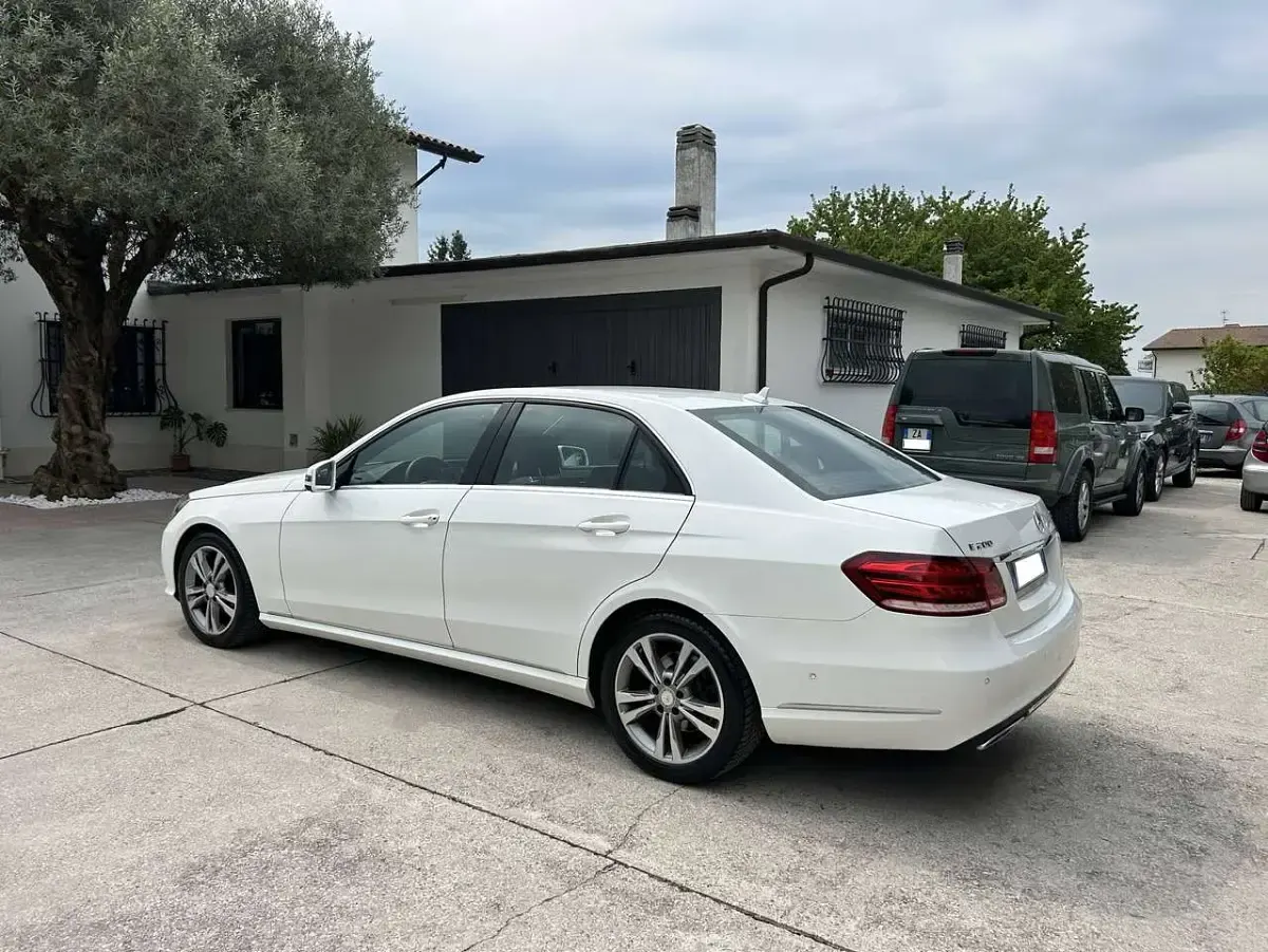 Usata Mercedes E200 136 CV (100 kW) 2014 Bianco Berlina