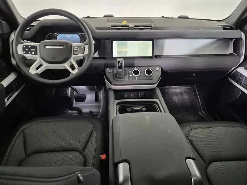 Usata Land Rover Defender SE Dynamic 249 CV (183 kW) 2023 Nero SUV