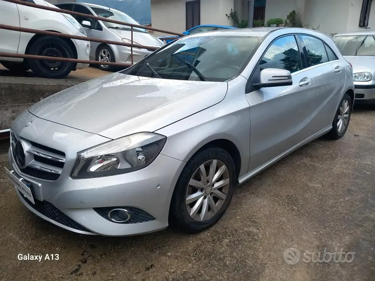 Usata Mercedes A180 109 CV (80 kW) 2014 Grigio Utilitaria