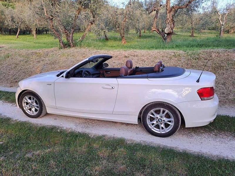 Usata BMW 118 Cabriolet Efficient Dynamics 143 CV (105 kW) 2009 Bianco Cabrio