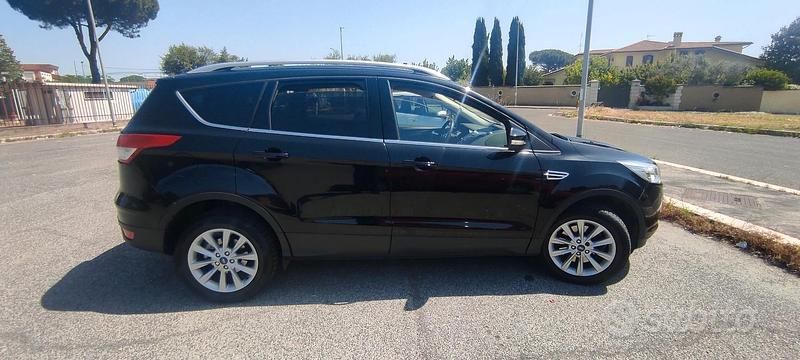 Begagnad Ford Kuga Titanium 150 HK (110 kW) 2015 Svart SUV