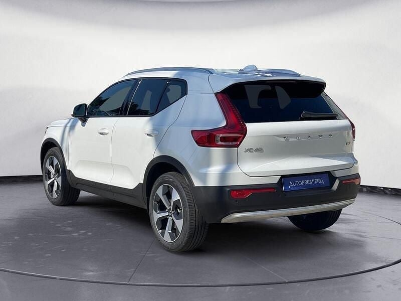 Nuova Volvo XC40 Core 163 CV (119 kW) 2025 Bianco SUV