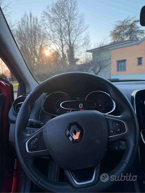 Usata Renault Clio V Business 2021 Rosso Berlina