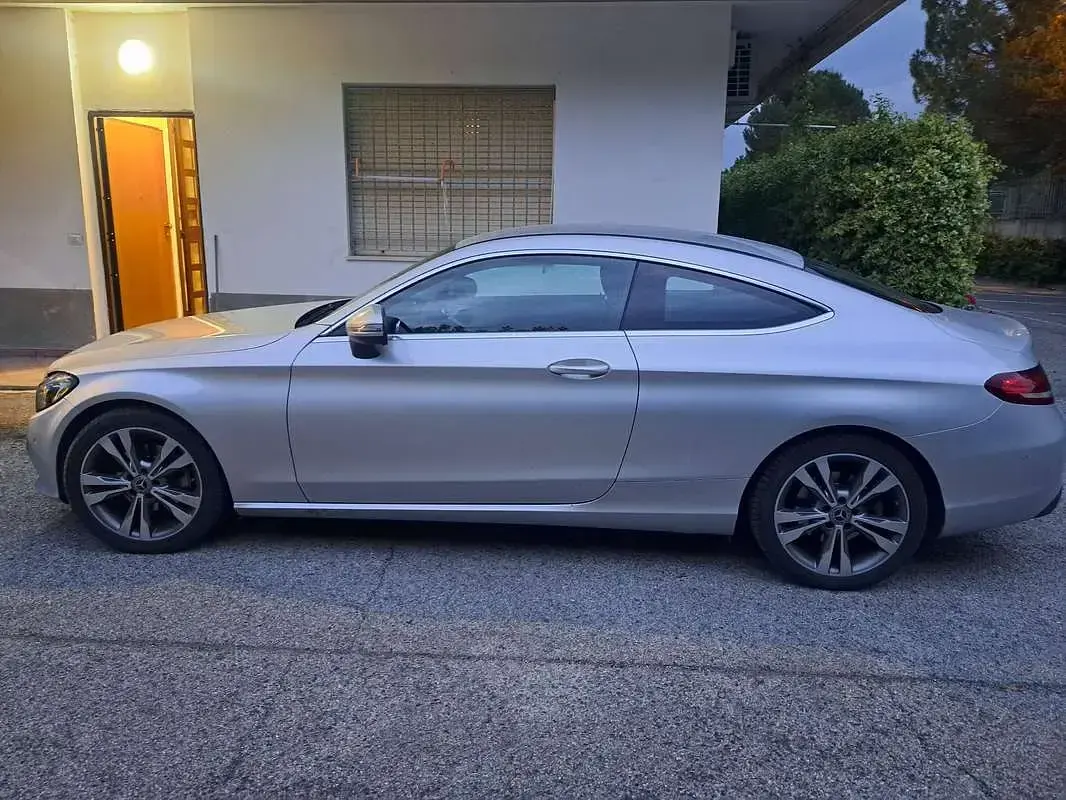 Usata Mercedes C220 Executive 170 CV (125 kW) 2018 Argento Coupé