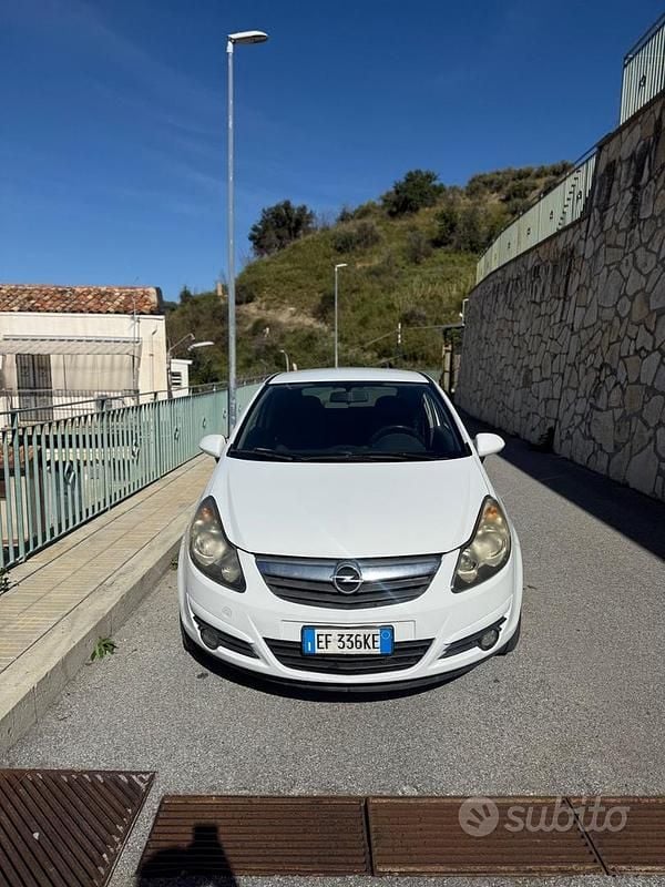 Usata Opel Corsa 102 CV (75 kW) 2022 Bianco Berlina
