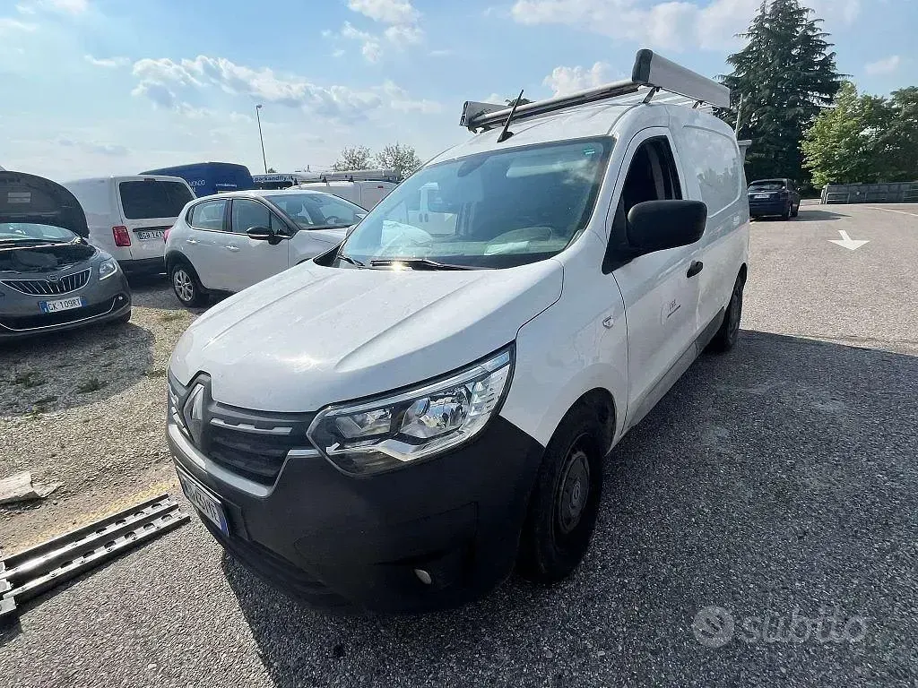 Usado Renault Kangoo 95 CV (69 kW) 2022 Blanco Monovolumen