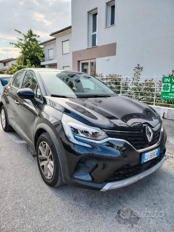 Usata Renault Captur 94 CV (69 kW) 2022 Nero SUV