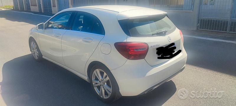 Usata Mercedes A180 Executive 122 CV (89 kW) 2016 Bianco Berlina
