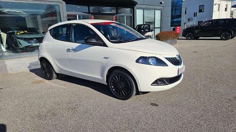 Usata Lancia Ypsilon S 69 CV (50 kW) 2023 Bianco Utilitaria