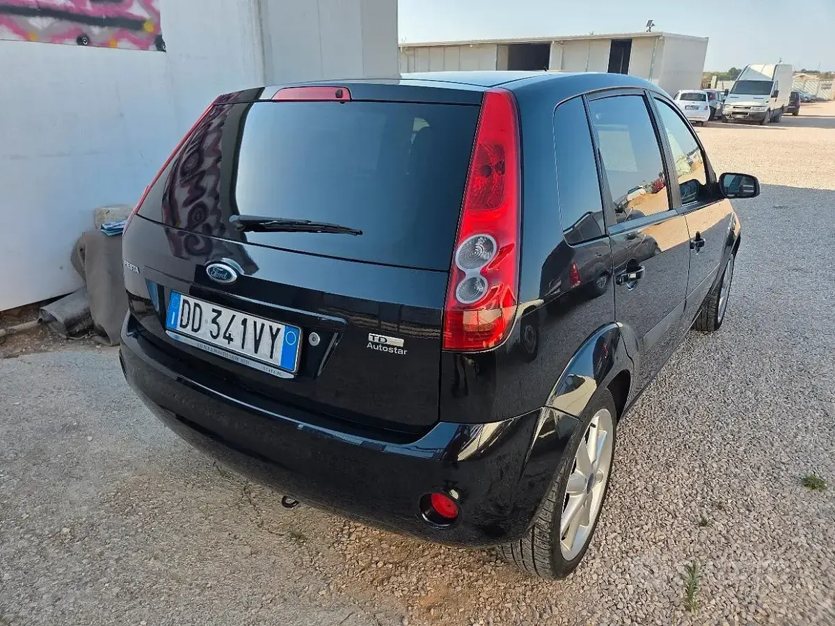 Usata Ford Fiesta 68 CV (50 kW) 2007 Utilitaria