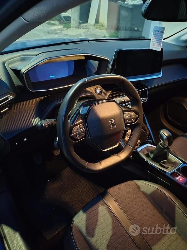 Usata Peugeot 208 Allure 75 CV (55 kW) 2022 Blu Utilitaria