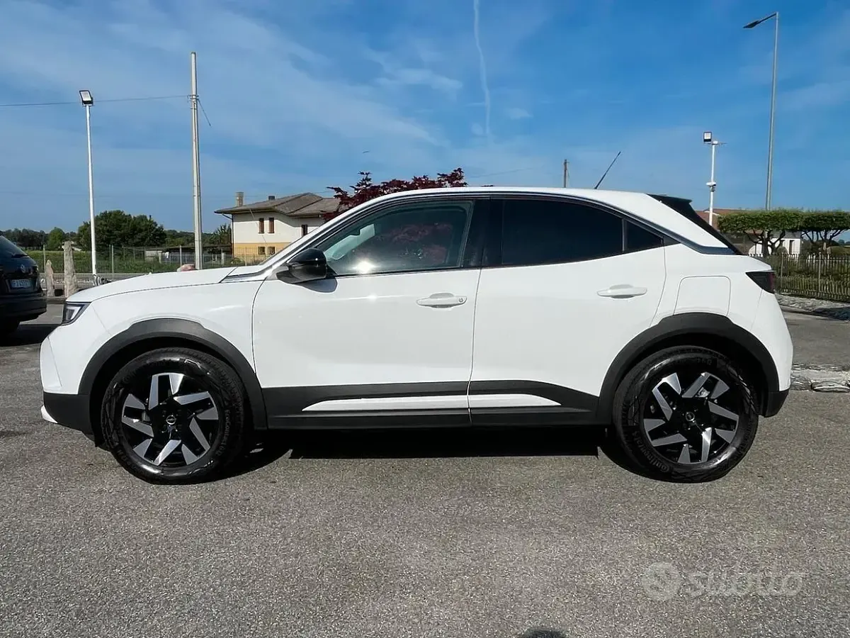 Usata Opel Mokka Elegance 101 CV (74 kW) 2023 Bianco SUV