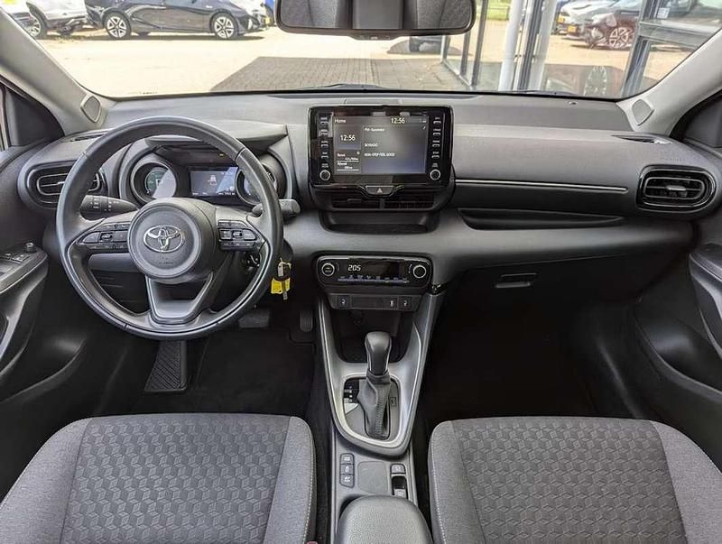 Usata Toyota Yaris Hybrid Style 92 CV (67 kW) 2023 Bianco Berlina