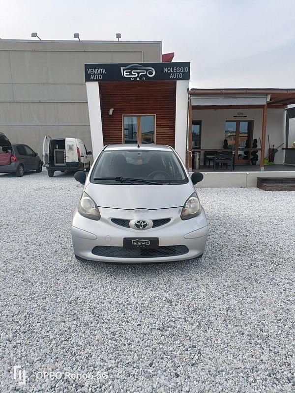 Usata Toyota Aygo 68 CV (50 kW) 2008 Grigio Utilitaria