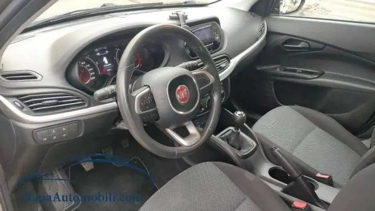Usata Fiat Tipo Street 95 CV (69 kW) 2019 Grigio Berlina