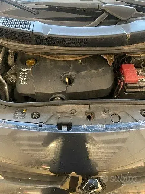 Usata Renault Scénic 106 CV (77 kW) 2006 Grigio Monovolume
