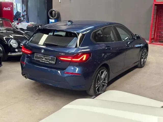 Gebraucht BMW 118 Advantage 136 PS (100 kW) 2023 Blau Kleinwagen