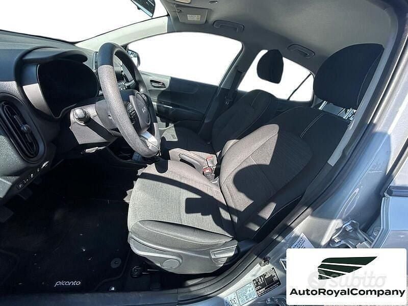 Usata Kia Picanto Urban 65 CV (47 kW) 2023 Grigio Utilitaria
