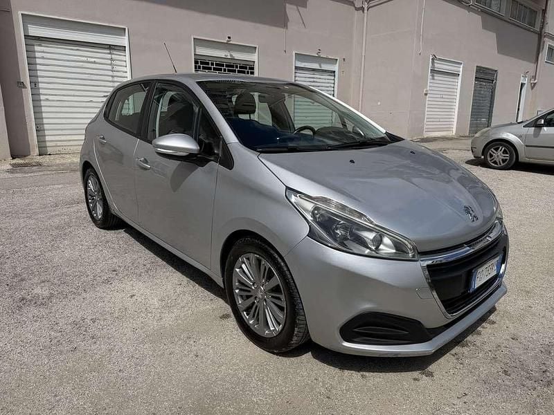 Usata Peugeot 208 Active 75 CV (55 kW) 2016 Utilitaria