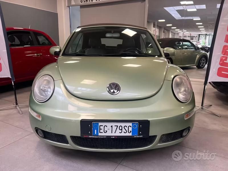Usata VW New Beetle 105 CV (77 kW) 2007 Verde Utilitaria