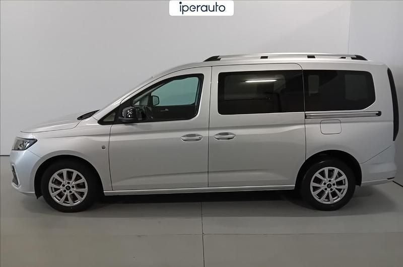 Usata Ford Grand Tourneo Connect Titanium 122 CV (89 kW) 2023 Argento metallizzato Monovolume