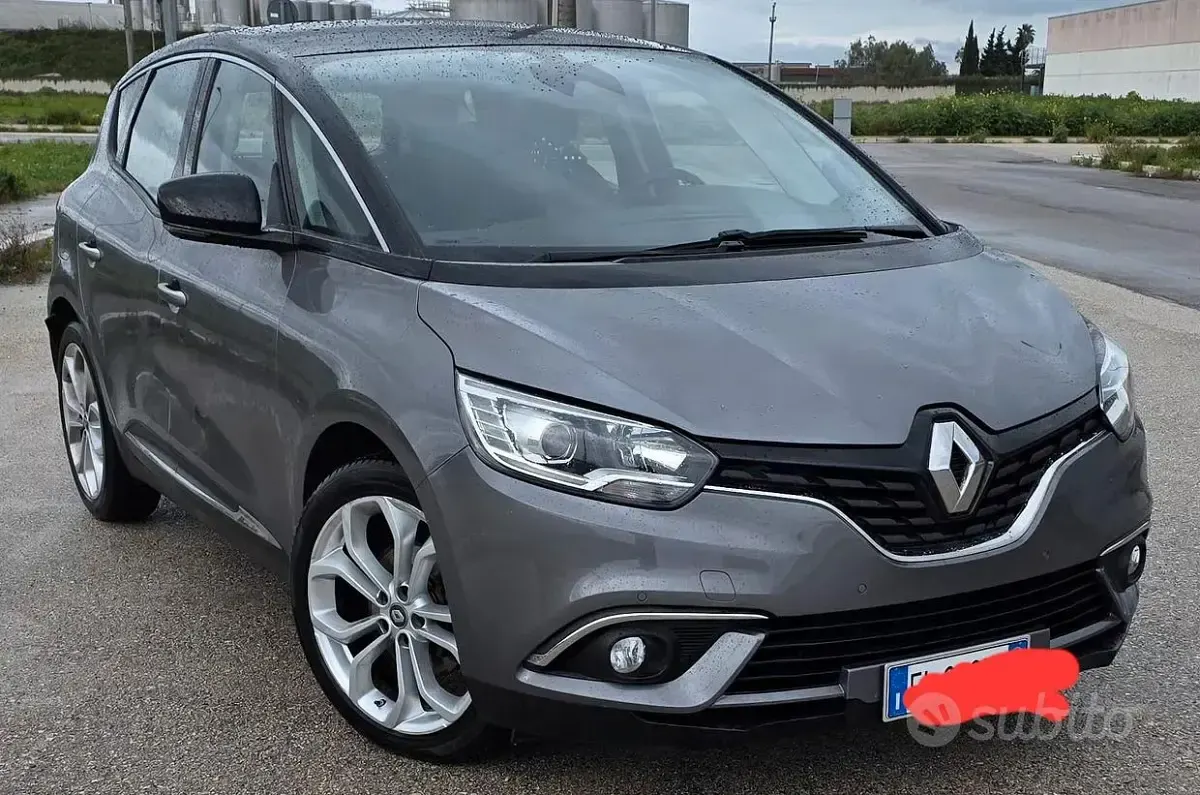Usata Renault Scénic 110 CV (80 kW) 2018 Grigio Monovolume