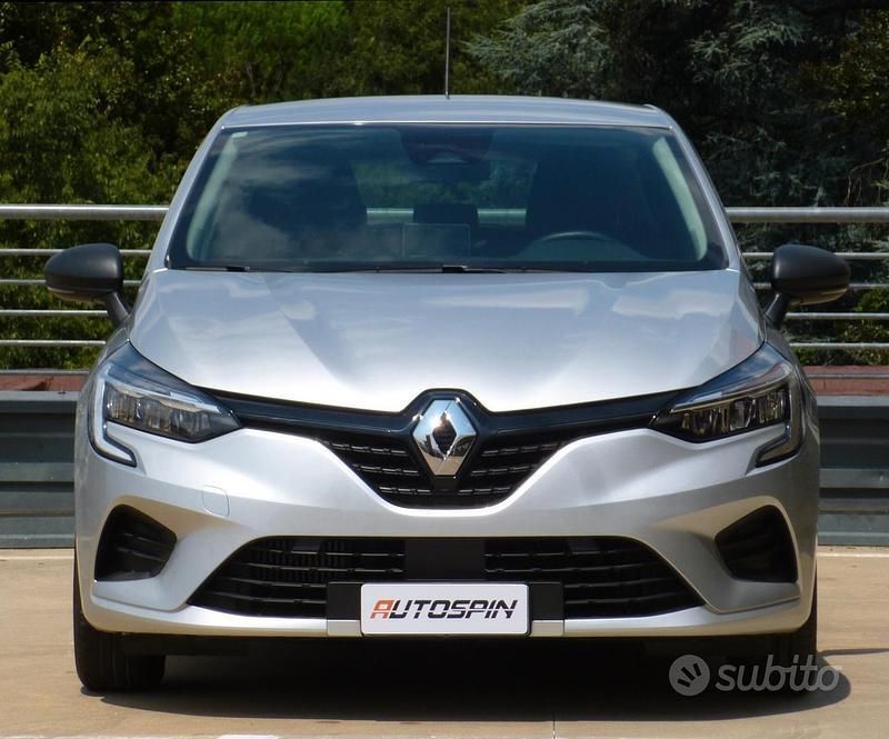 Grigio Usata 2022 Renault Clio V Intens Tre volumi | 12.500 € (Ottimo prezzo) - Immagine 1/4