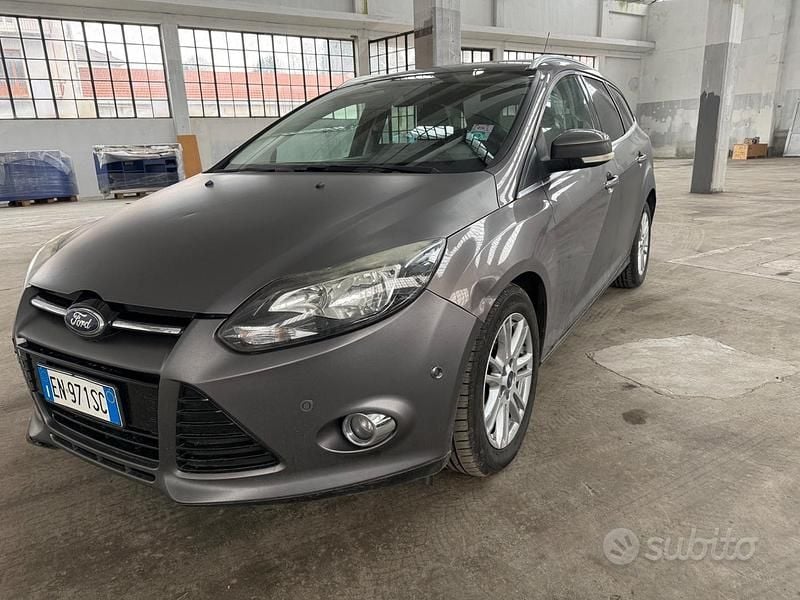 Usata Ford Focus Titanium 115 CV (84 kW) 2012 Grigio Station wagon