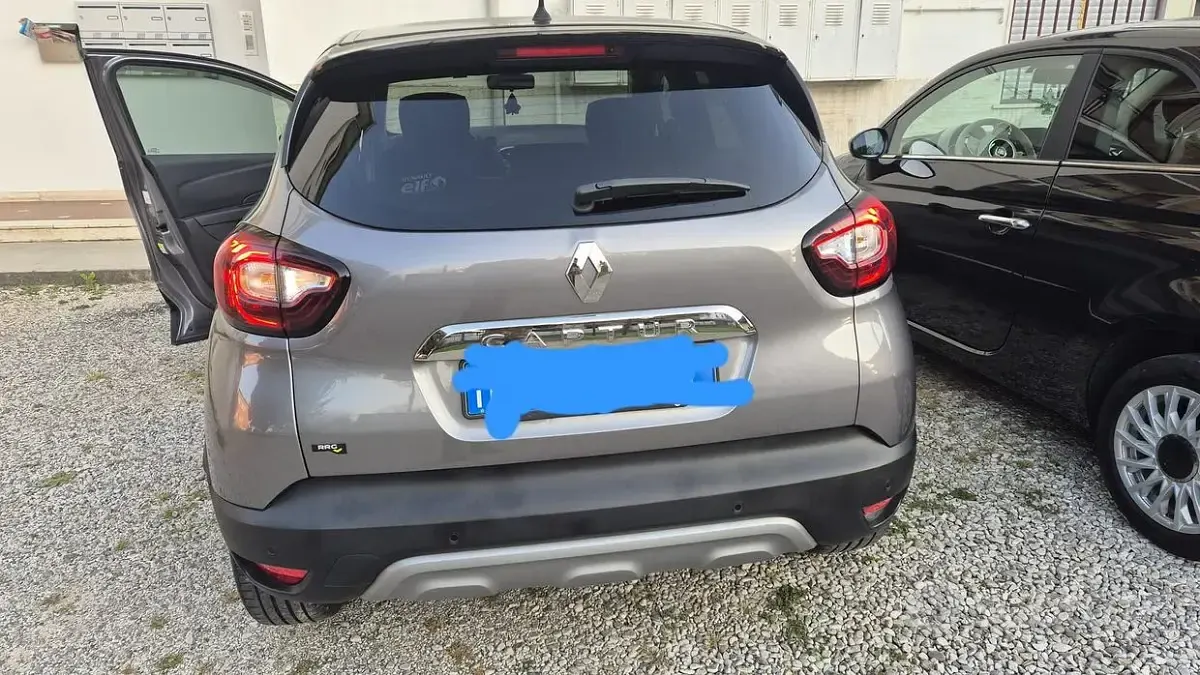 Usata Renault Captur 90 CV (66 kW) 2018 Grigio SUV
