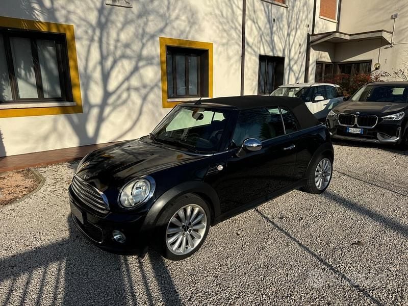 Usata Mini Cooper D Cabriolet 112 CV (82 kW) 2014 Nero Cabrio