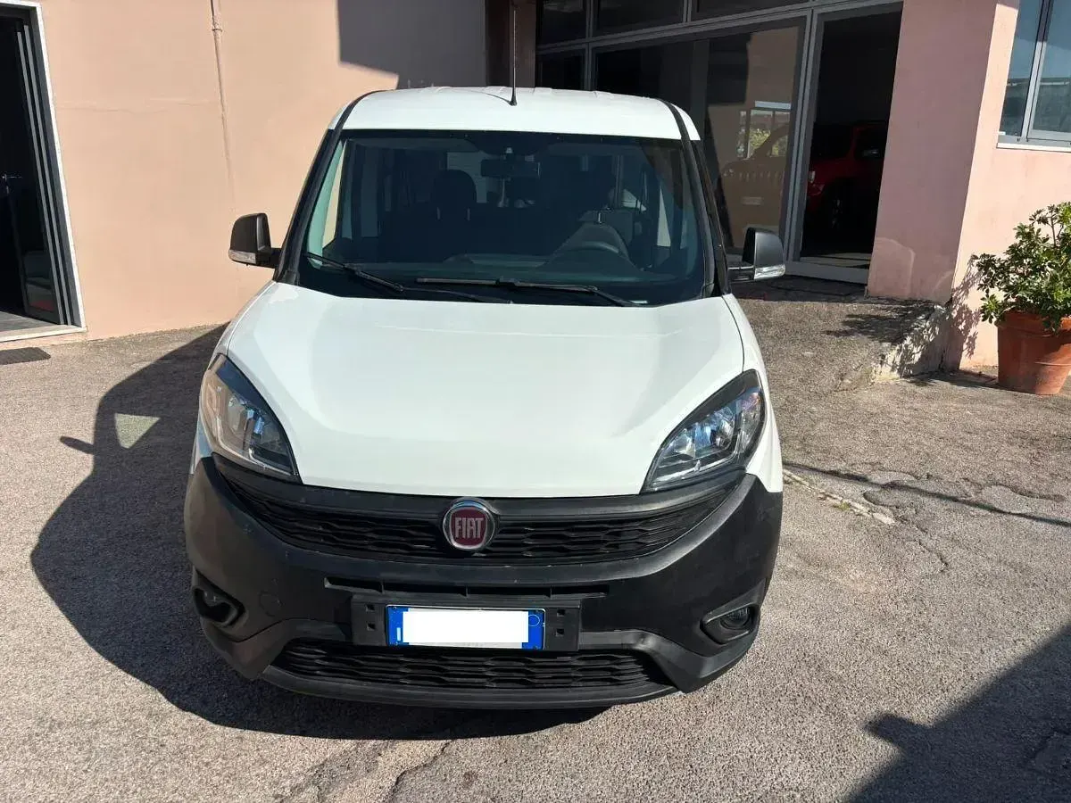 Usata Fiat Doblò Easy 95 CV (69 kW) 2021 Bianco Monovolume