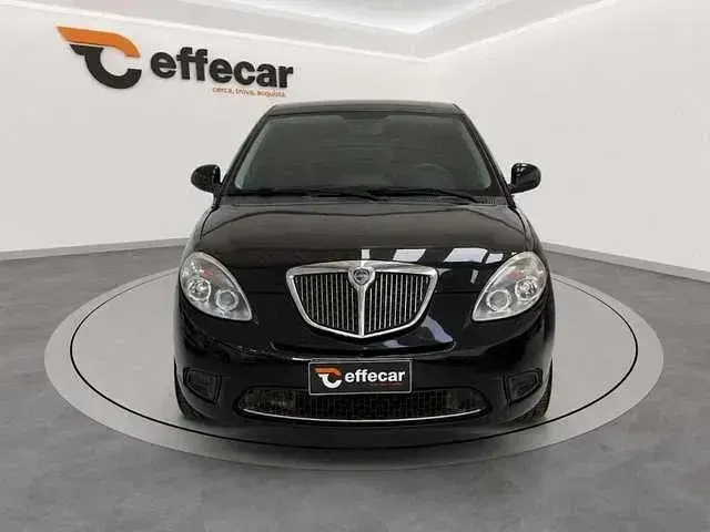 Usata Lancia Ypsilon 69 CV (50 kW) 2011 Nero Utilitaria