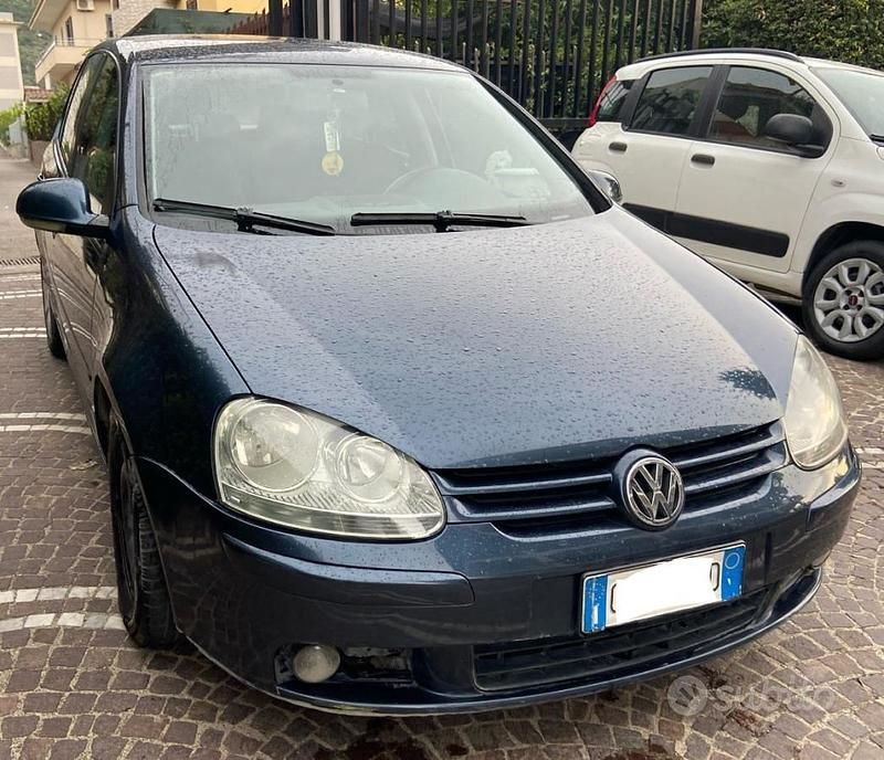Usata VW Golf IV Sportline 140 CV (102 kW) 2004 Blu Utilitaria
